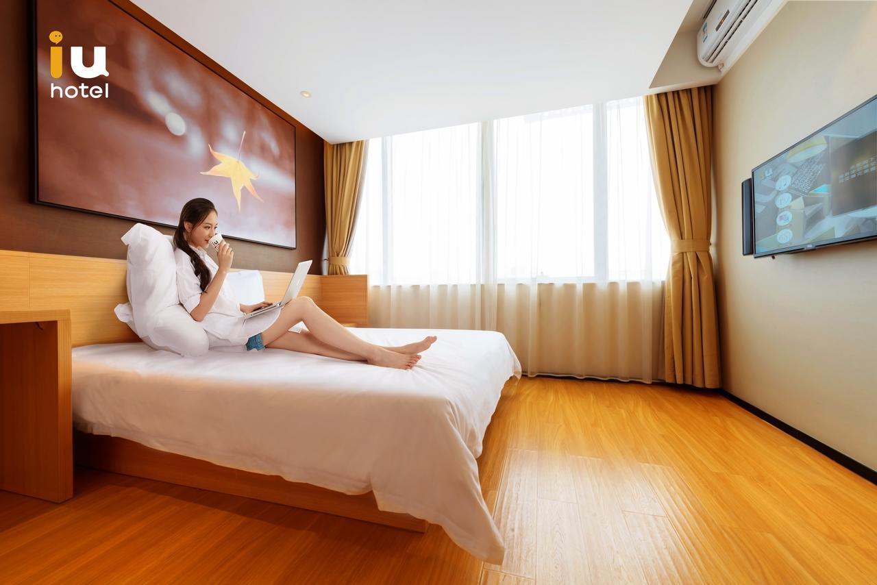 Iu Hotel Urumqi Shinianzi Bus Station Buitenkant foto