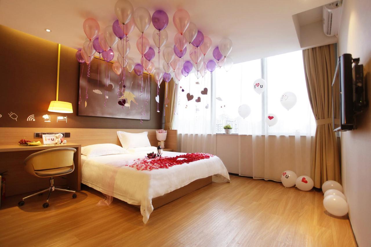 Iu Hotel Urumqi Shinianzi Bus Station Buitenkant foto